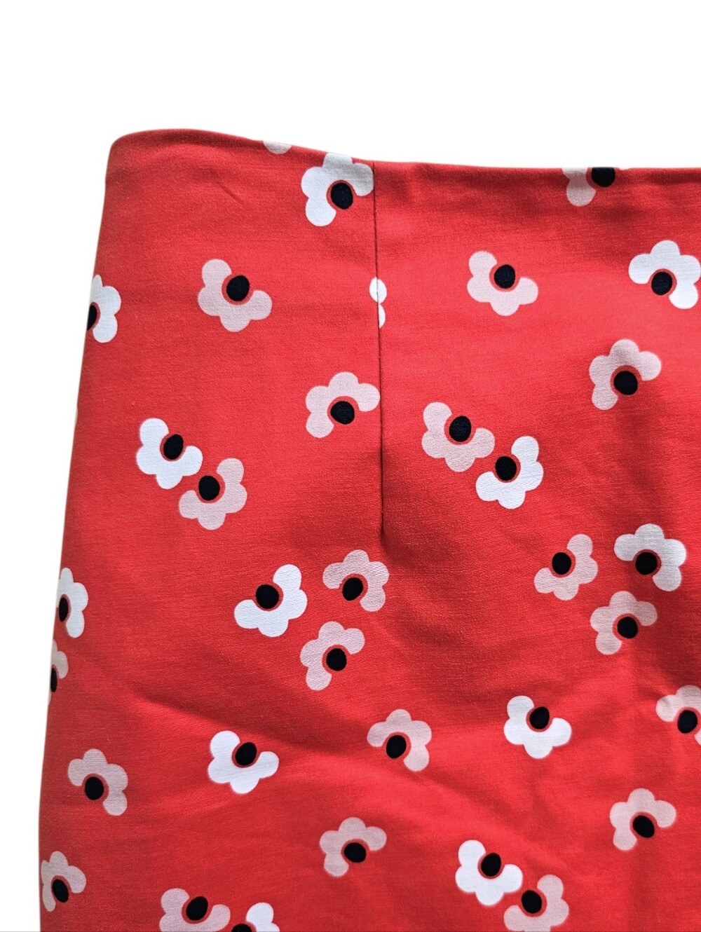 Boden Below Knee Pencil Red Floral Pencil Skirt - Picture 3 of 6